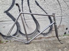 Retro pretekarsky ram+Shimano 105 hlavove zlozenie