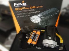 Fenix Bc30 V2.0 predné svetlo + 2x 3500mAh batérie