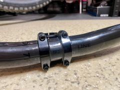 Nové Bontrager Line Pro Carbon 35 15mm Rise