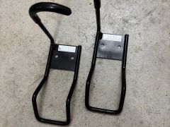 Hak na stenu za predné koleso 2ks