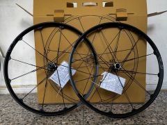 Novatec M30-M35 mullet, Crank Brothers Iodine 2 AM