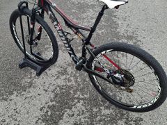 Celoodpružený karbónový S-Works Epic 29