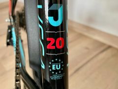 Dema Vega bike