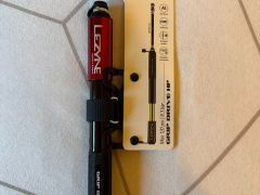Lezyne Grip Drive HP M minipumpa - Nová