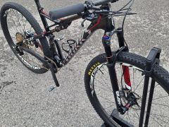 Celoodpružený karbónový S-Works Epic 29