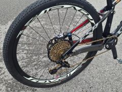 Celoodpružený karbónový S-Works Epic 29