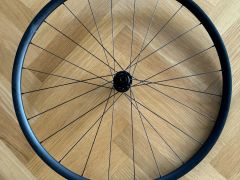 Specialized predné koleso - 12x110mm, Center Lock, 24h