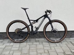 Author A Ray DT Swiss Carbon 240