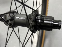 Gravelové kolesá DT Swiss s plášťami Tufo