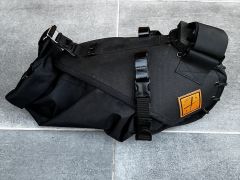 Restrap Saddle Bag 8L with Drybag - čierna