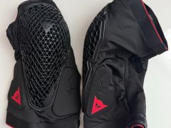 Chrániče kolien Dainese