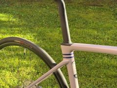 Cestný bicykel Specialized Roubaix SL8 2022