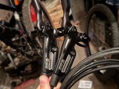 Sram DB5 predná + zadná