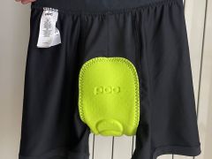 Cyklistické kraťasy POC