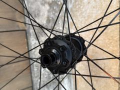 Mavic Deemax DH 157x12 (27.5) 2 mesiace jazdené