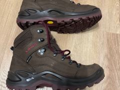 Turistická obuv Lowa