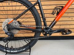 Extrémne zachovaný a málo jazdený (< 300km) Cannondale Trail SE 3 s teleskopickou sedlovkou