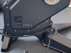 Prodám : Trenažer Tacx Flux S