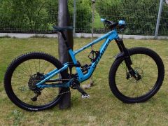 Specialized Enduro S3 - nové komponenty