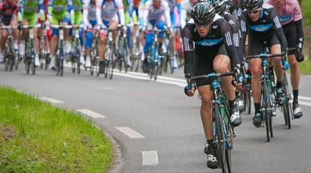 Na Giro d’Italia 8. etapa pre Gatta, lídrom stále Weening