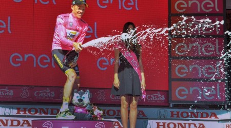 Giro d&acute;Italia: V&iacute;ťazom 16. etapy Valverde, Kruijswijk zv&yacute;&scaron;il n&aacute;skok