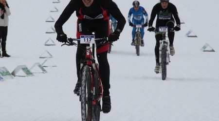 Martin Hikan&iacute;k zv&iacute;ťazil v zimnom triatlone