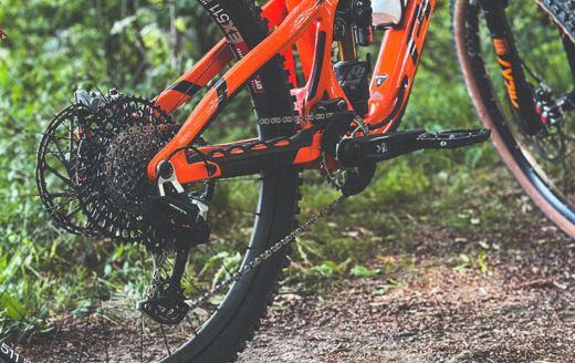 Test: SRAM Eagle 90 – zmenil som názor na prehadzovačky?