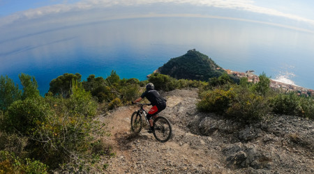 Video: Finale Ligure - top traily v Taliansku