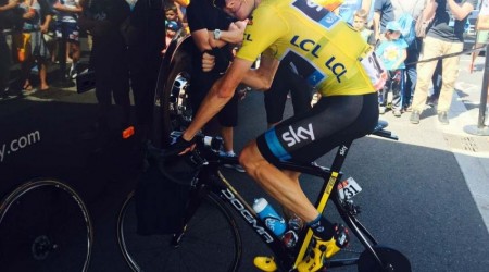 Horský dojazd pre Frooma, Sagan prišiel o zelený dres a Contador stráca na žltý dres už viac ako 4 minúty