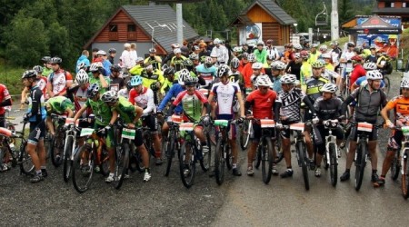 Aj napriek nepriazniv&eacute;mu počasiu si cyklisti bahenn&yacute; Beliansko &ndash; Pieninsk&yacute; MTB marat&oacute;n užili naplno