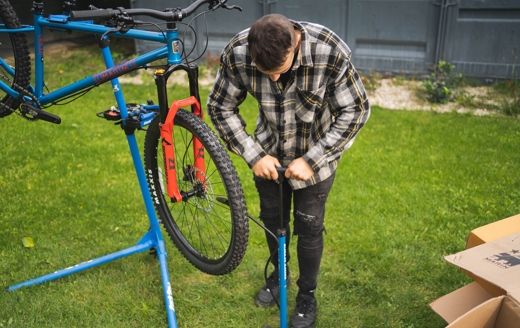 Od z&aacute;kladu: Nov&yacute; vs. baz&aacute;rov&yacute; bicykel