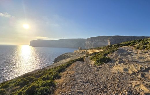 Malta - dobrodružn&yacute; trek po maltsk&yacute;ch cest&aacute;ch a necest&aacute;ch (časť 2.)