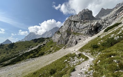 Dachstein - turistick&yacute; raj pre cel&uacute; rodinu 