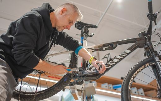 Tvoj domáci servis: výbava pre poriadny bike setup v garáži