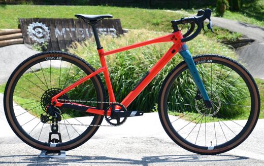 Unboxing: BMC URS TWO 28 &ndash; cestami necestami bez obmedzen&iacute;