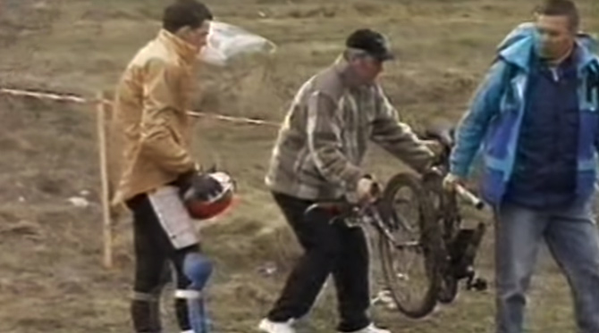 Retro spomienky: Slovensk&yacute; poh&aacute;r 1996 - Zjazd z Dev&iacute;nskej Kobyly aj s rozlomen&yacute;m bikom počas jazdy