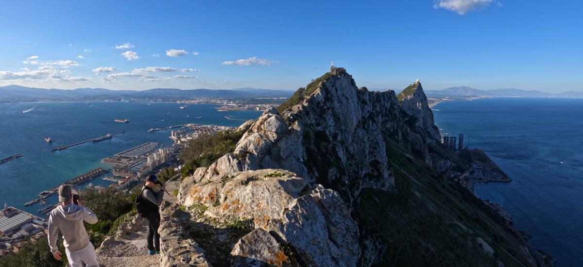Pe&scaron;o po letiskovej dr&aacute;he, či bl&iacute;zky stret s opicami? Toto je Gibralt&aacute;r