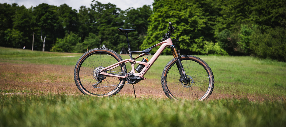 Video: Prv&eacute; sk&uacute;senosti so superlight elektrobicyklom &ndash; je lep&scaron;&iacute; ako klasika? 