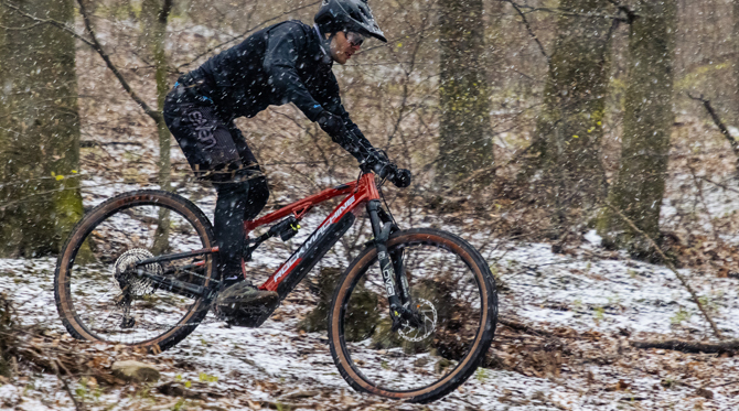 Video: Rock Machine Blizzard INT e50 - nov&yacute; motor Shimano EP8