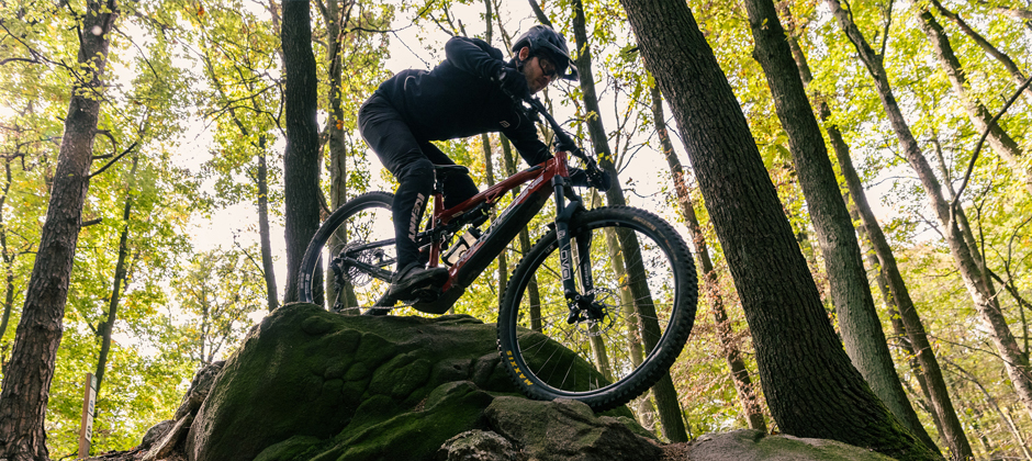 Video: Zjazdovať na ECO, TRAIL alebo BOOST? - &scaron;kola jazdy pre ebikerov