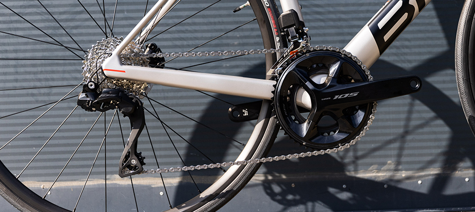 Video: Nov&aacute; sada 105 alebo Ultegra? Shimano alebo SRAM?