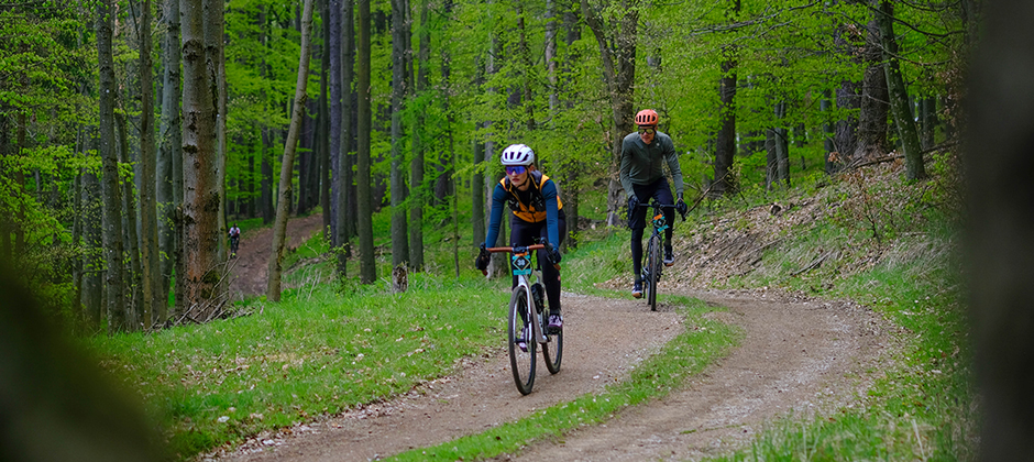 Video: Najlep&scaron;&iacute; sp&ocirc;sob pretekania - Zv&aacute;žnica gravel ride &amp; race