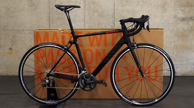 Canyon: Zloženie nov&eacute;ho cestn&eacute;ho bicyklu po jeho obdržan&iacute;