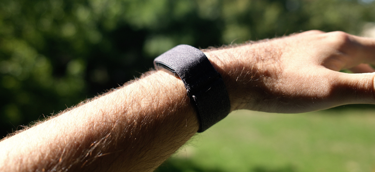 Garmin Cirqa: Fitness n&aacute;ramok bez displeja, ktor&yacute; prekvapil