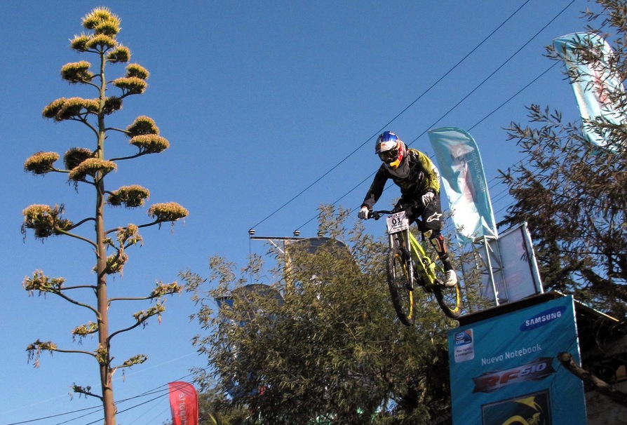 Polc prv&yacute; na mestskom downhille vo Valparaiso v Chile