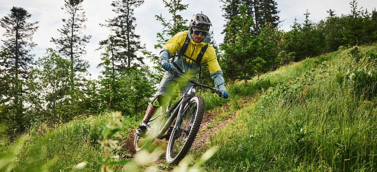Trailov&eacute; a all-mountain biky do 2 000 &euro;