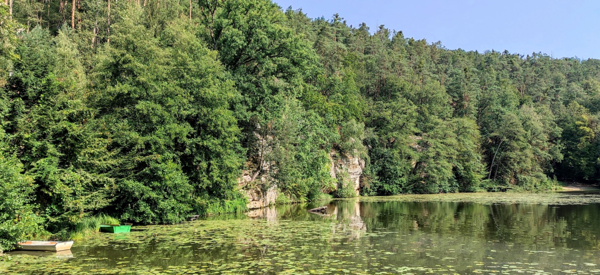 Po stop&aacute;ch česk&yacute;ch trailov &ndash; pr&iacute;rodn&yacute; raj na Kokoř&iacute;nsku (2. časť)