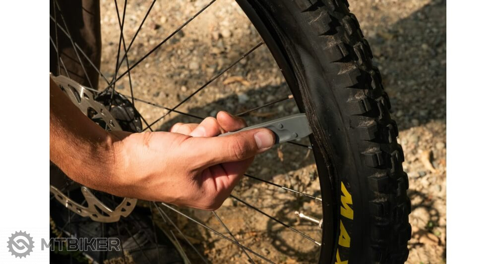 Wolf Tooth Components 8-Bit Tire Lever + Rim Dent Remover