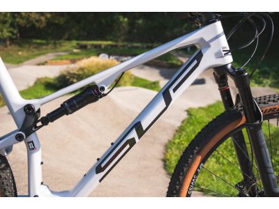 Bicicletă Superior XF 979 RC 29, alb lucios/negru holograma, exponat editorial