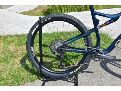 Orbea OIZ M TEAM 29 bicycle, blue carbon (editorial bicycle)